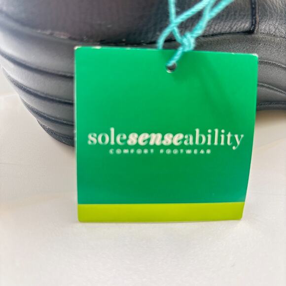 Kohls Boots Women’s Sz 8 Booties Shoes Black Leather Ankle Zipper Side-Top Strap - Picture 5 of 9